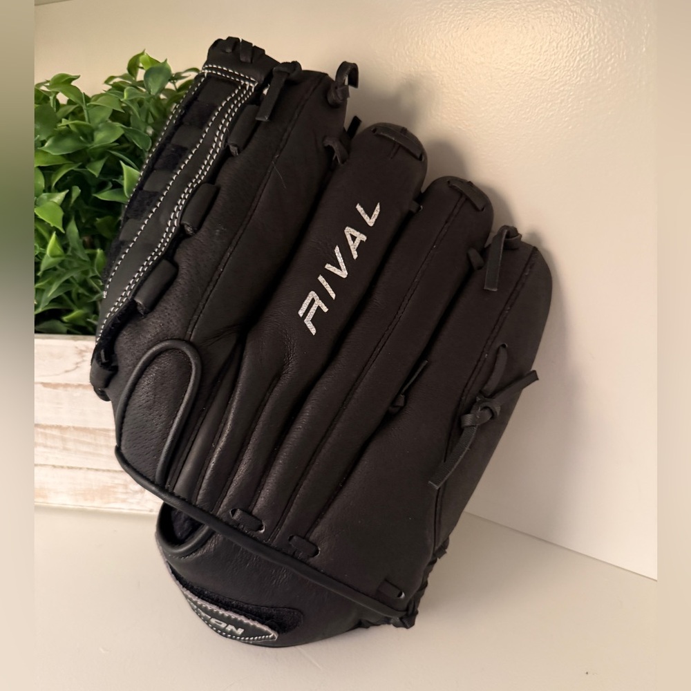Easton Rival Professional Soft Leather Baseball Glove LHT Black 13"  RVLSP1300